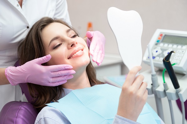 What Treatments Can A Cosmetic Dentist Use To Fix A Chipped Tooth 